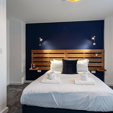 Superb 2 Bed Flat 5Min To Old Trafford Stadium Manchester Buitenkant foto