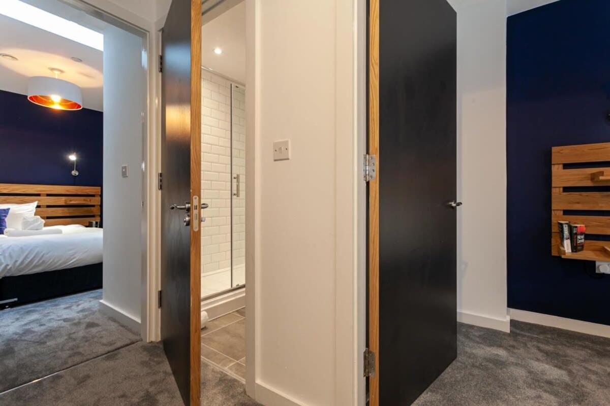 Superb 2 Bed Flat 5Min To Old Trafford Stadium Manchester Buitenkant foto